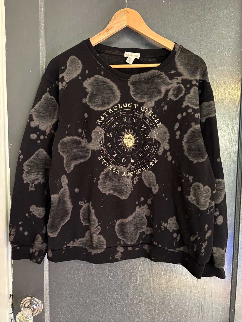 Full Tilt Abstract Print Sweatshirt in Black & Gray